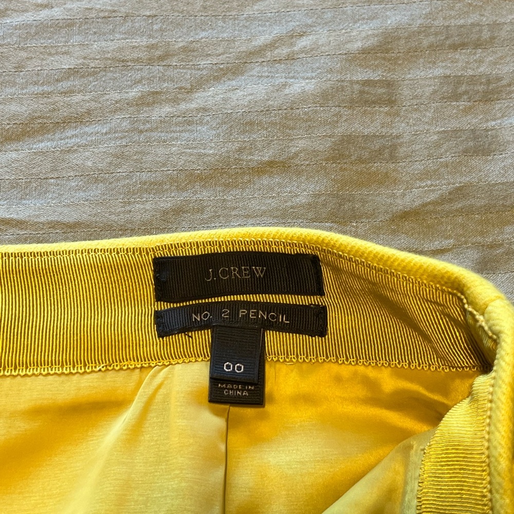 EUC J. Crew No. 2 Pencil Skirt, 100% Wool, Mustard, Size 00 - Picture 3 of 4